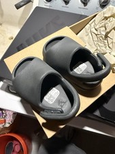 Bebé Talla 4K - Adidas Yeezy Slide Dark Onyx (bebés) - ID5106 - ¡AUTÉNTICO NUEVO!!