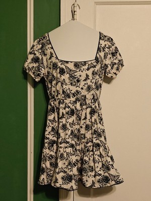 Hot Topic Thorn & Fable Ivory Gothic Garden Dress Size L - washed but never worn