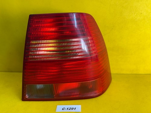 VW Bora Rückleuchte Rücklicht rechts   1J5945257