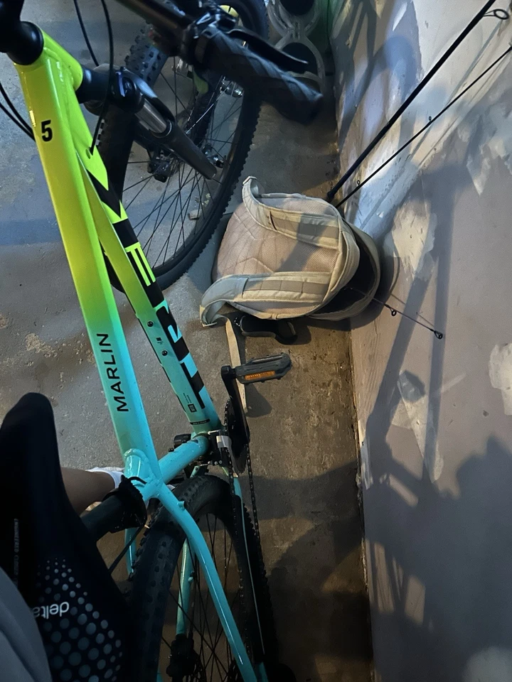 Bicicleta de Montaña Trek Marlin Verde Blanco 29" 29er Frenos de Disco 24 Velocidades 2012 Foto 4 de 4