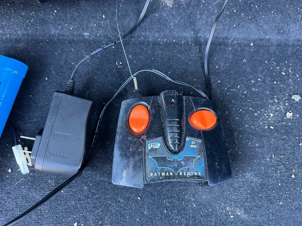 Mattel Tyco Giant Batman Begins 2005 Batmobile Tumbler 28” RC CAR Untested - Image 3 of 4