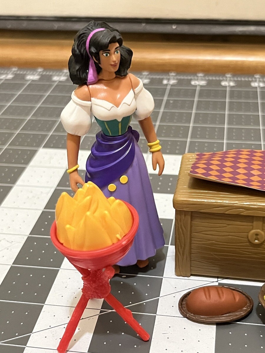 Disney's Hunchback of Notre Dame Esmeralda & Phoebus Action Figure