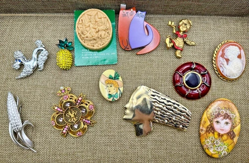 Vintage Brooch Pin Costume Jewelry Lot 12 Pcs Crown Trifari Danecraft Gerrys ETC