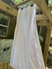 Carole Little beautiful white long skirt 14 with embroidered design Vintage