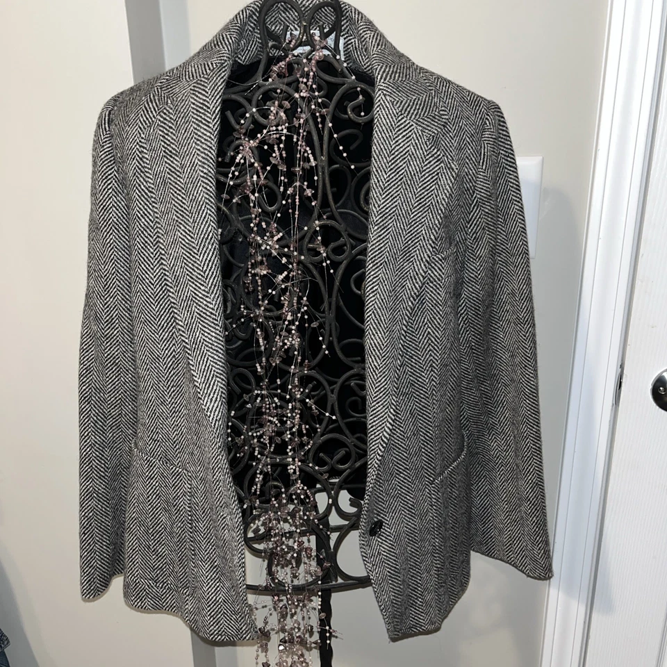 Vintage Woman’s 100% Wool Tweed Evan Picone Skirt Suit Size Petite - Image 2 of 4