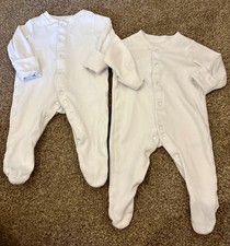 Set of 2 Baby Infant Newborn Plain White Babygrows Sleepsuits, Up to 1 Month VGC