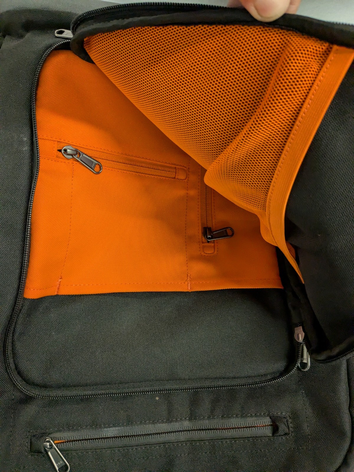 Linus Tech Tips LTT Backpack 35L VGC - image 12