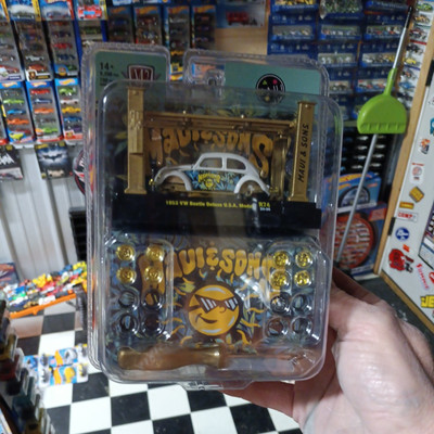M2 Machines 1:64 Model Kit Release 1953 VW Beetle Deluxe CHASE Maui Amd Sons