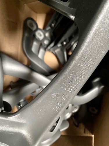 OEM Herman Miller Aeron Chair Left-Hand Swing Arm/Yoke Replacement - Graphite - Picture 7 of 8