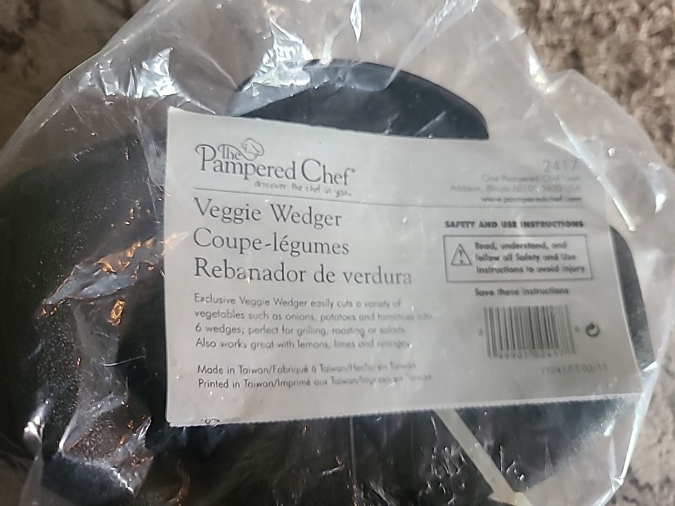 Pampered Chef Veggie Wedger 2417 New in the Package! eBay