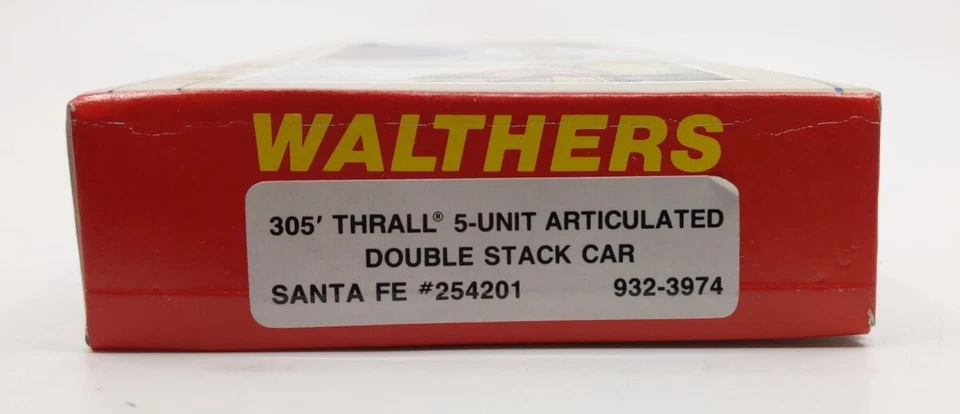 Walthers 932-3974 Santa Fe 305' Thrall 5 Unit Articulated Double Stack Car - Image 2 of 2