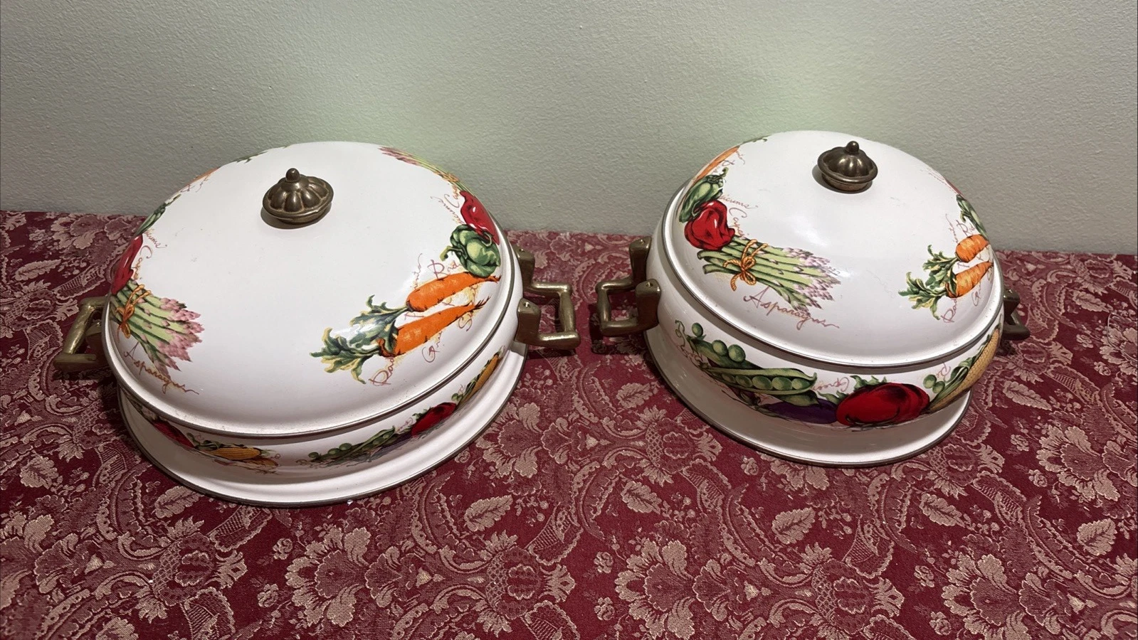 Vtg Farmers Market Enamel Covered Dutch Oven & Casserole Pot/ Vegetable Designs