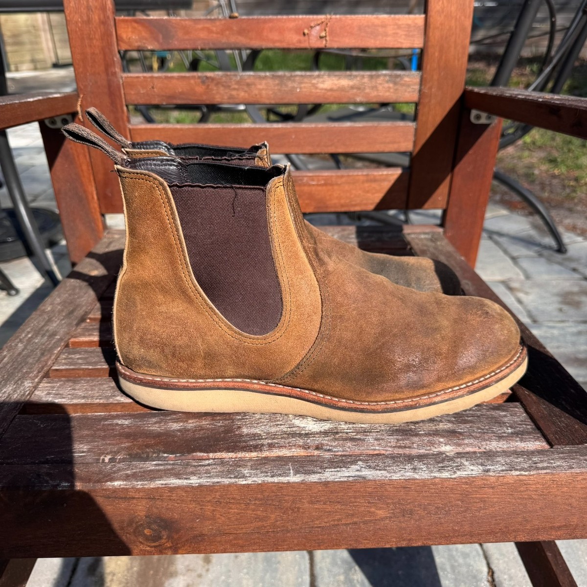 Red Wing Classic Chelsea 3192 in Hawthorne Muleskinner Suede