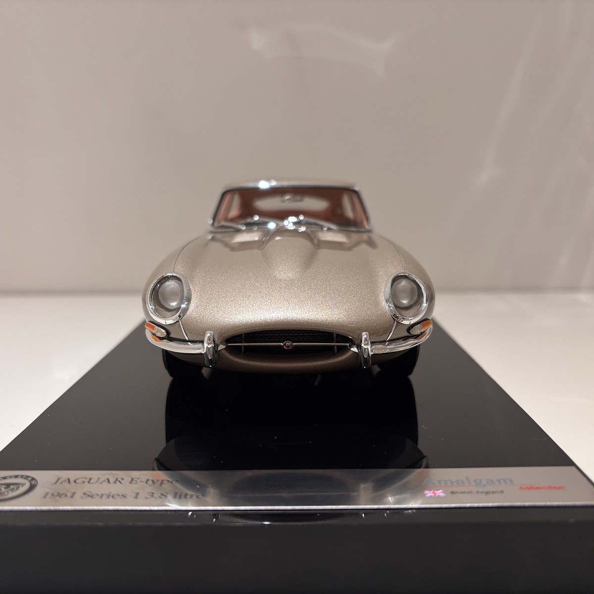 Amalgam 1/18 Jaguar E-Type Coupe Double Door Alloy Resin Car Model