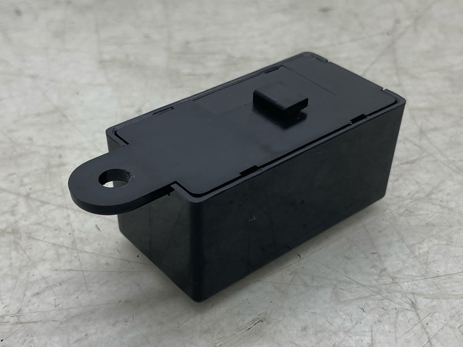 2020-2025 ASTON MARTIN DBX (A) DOOR SWITCH LATCH ENCODER CONTROL MODULE UNIT