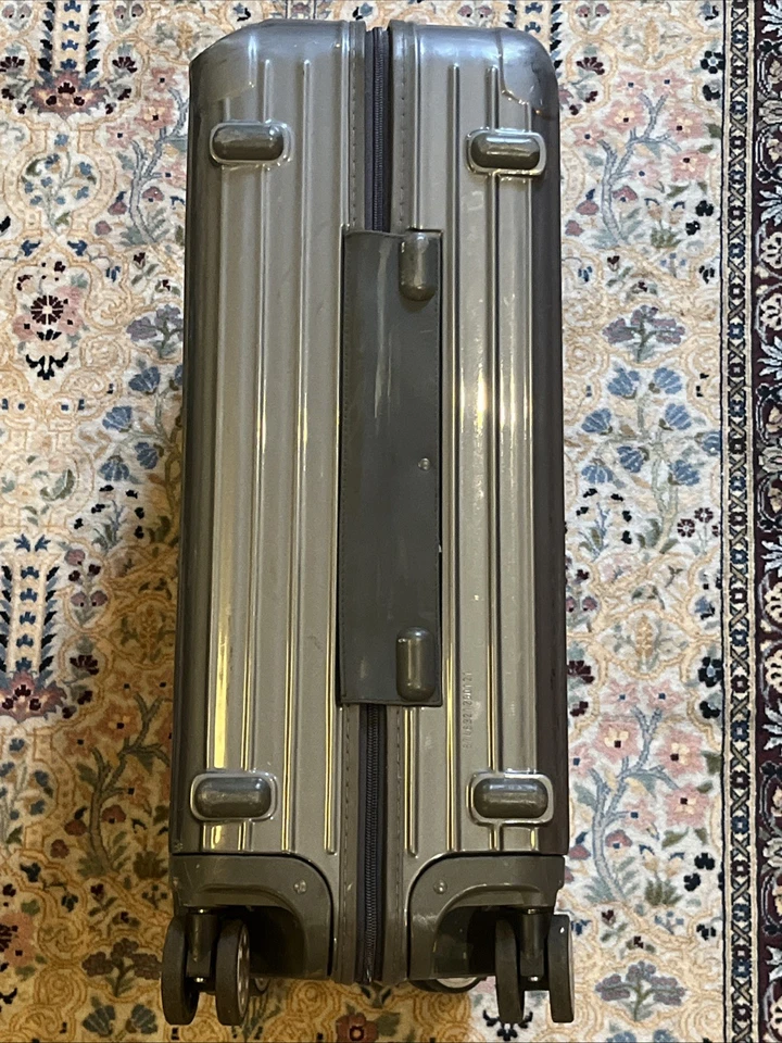 RIMOWA: Essential Check-In L Suitcase, Size Large Gloss Gray Salsa Deluxe W/Dent - Image 4 of 4