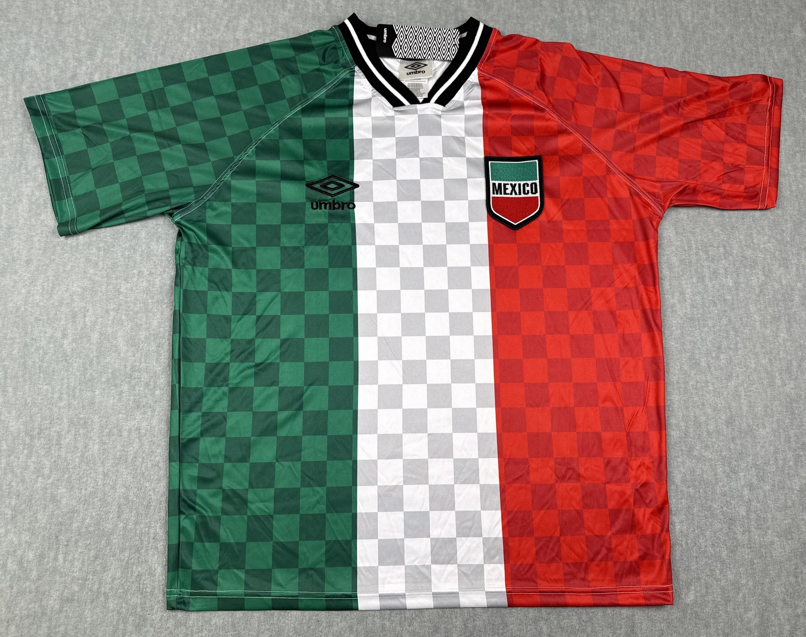 Mexico Jersey Mens Medium Multi-Color National Team Soccer Umbro Runs Big FLAW