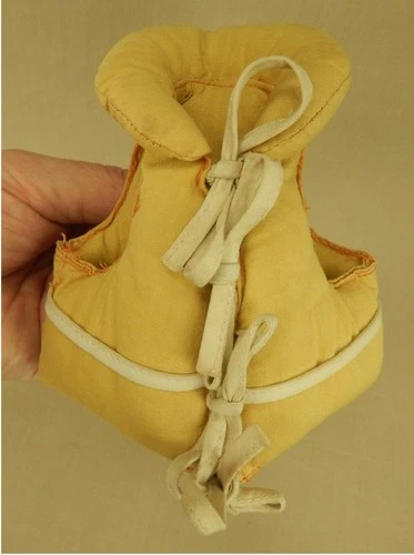 Vintage 1964 Hasbro GI Joe #7607 Navy Attack Set Early Goldenrod Life Vest C6