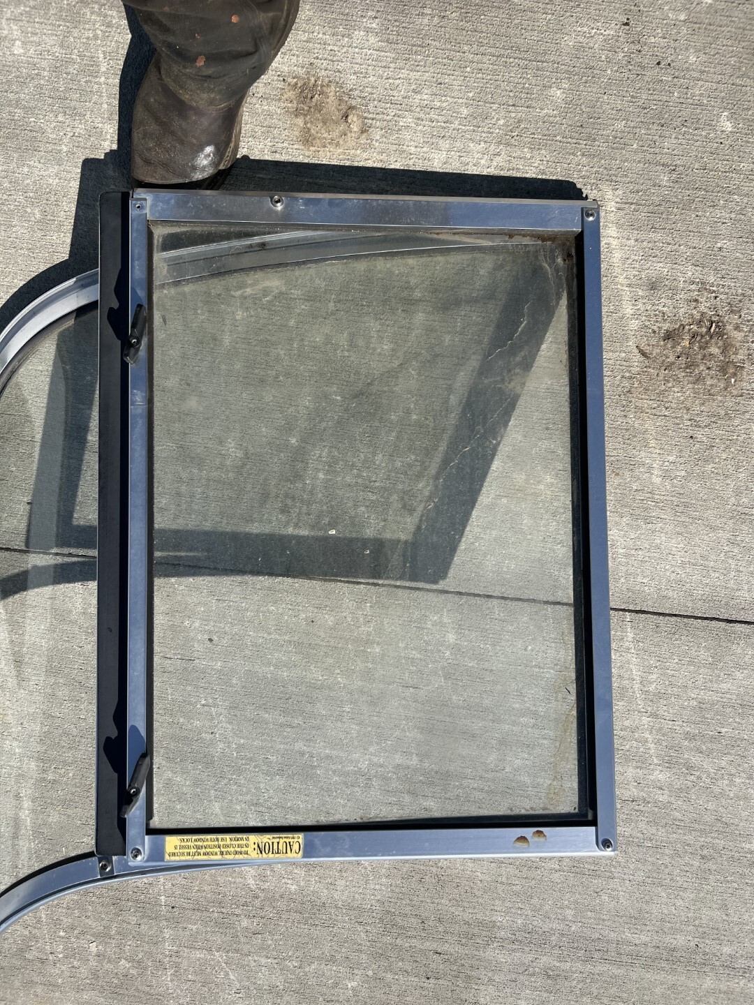 98 Glastron 185 BR Boat curved window windshield windshield right left