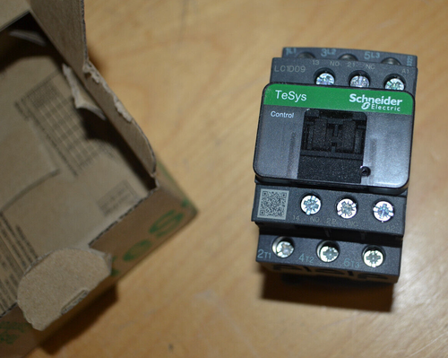 Schneider Electric ~ LC1D09G7 ~ Contactor "Free Shipping from USA" ~ (V)