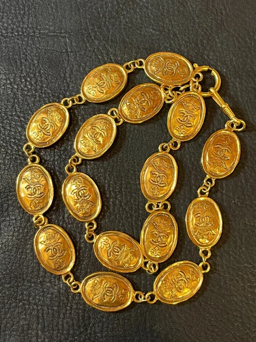 CHANEL Necklace Chain AUTH Coco Vintage GOLD Medallion Crown Pendant ken FS belt