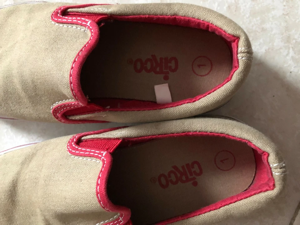 Zapatillas deportivas Circo Boys color tostado/beige talla 1 de lona sin cordones Foto 4 de 4