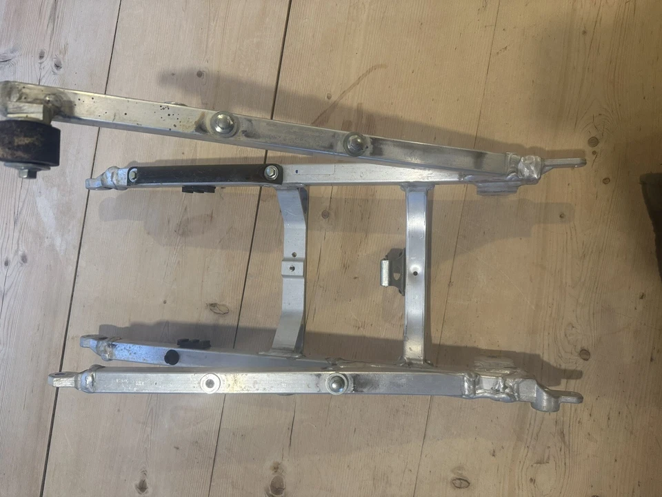 2014 - 2019 年雅马哈 YZ250F YZ450F WR250F WR450F 正品原始设备制造商复合子框架组件 — 第 4/4 张图片