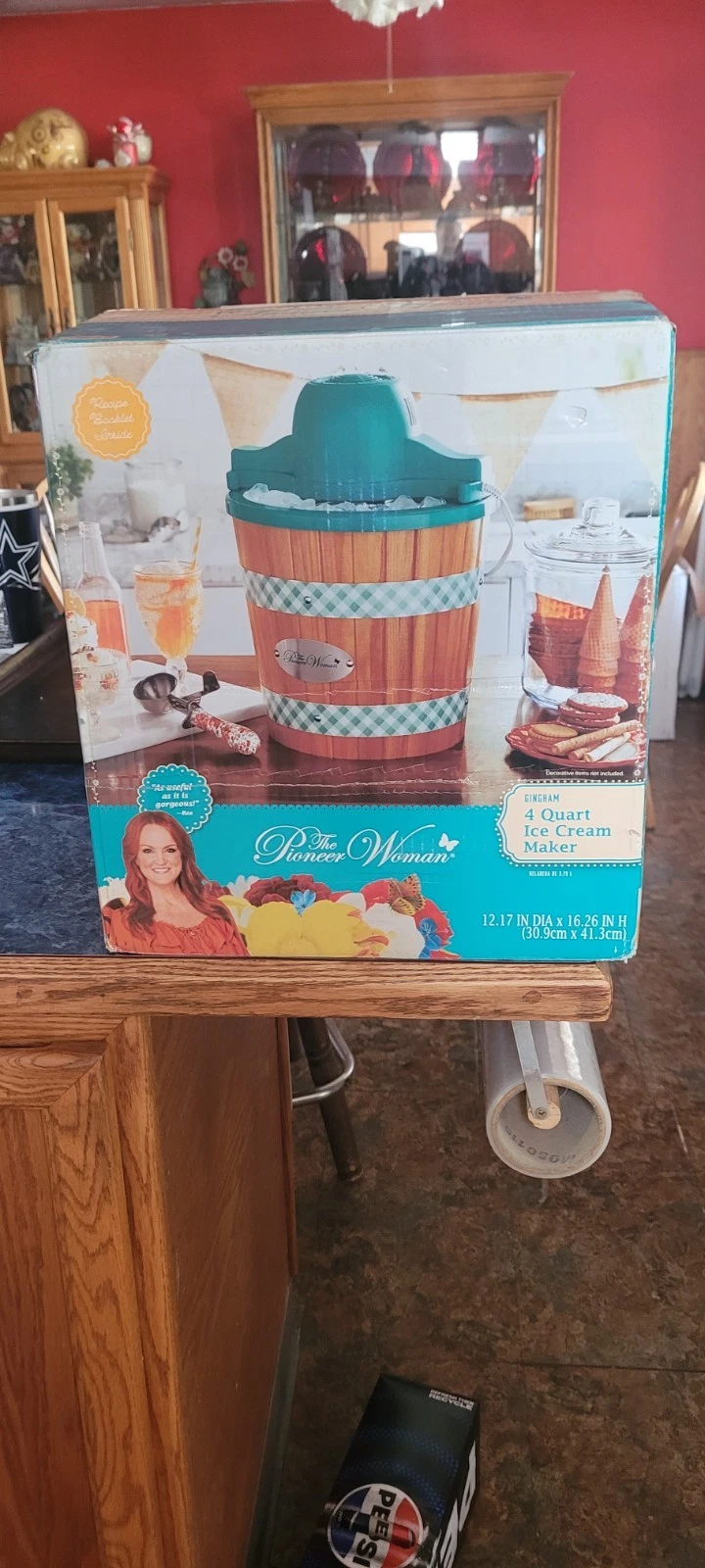The Pioneer Woman 4 quart Ice cream Maker - NEW IN BOX