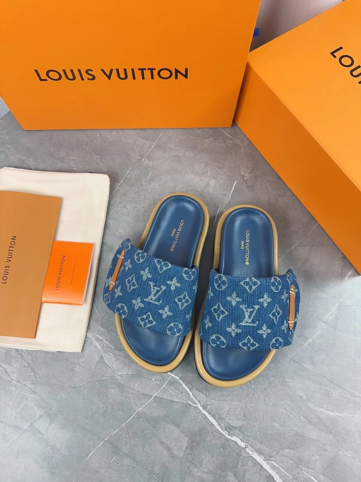 S+ LOUIS VUITTON Pool Pillow Comfort ‘Men logo blue’