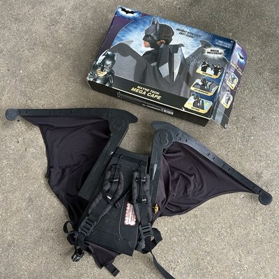 Batman DC The Dark Knight Wayne Tech Mega Cape Retractable 5ft Bat Wings READ