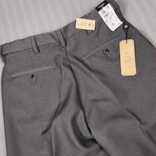 Haggar HPC Slack Pants Men 32x30 Gray Classic Fit No Iron Khakis Chinos Trousers
