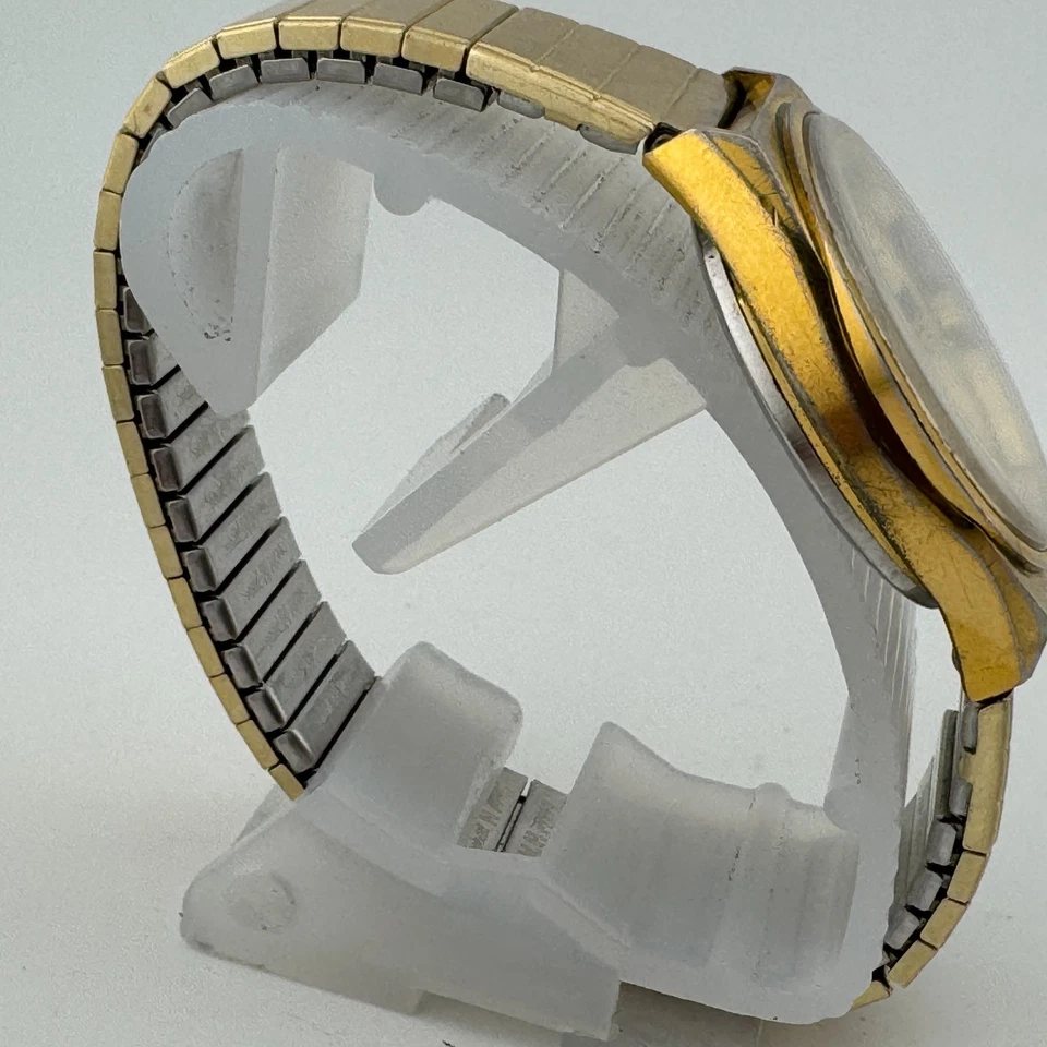 Vintage Armitron Quartz Watch 20/3134 Men Gold Tone Day Date Stretch New Battery - Image 3 of 4