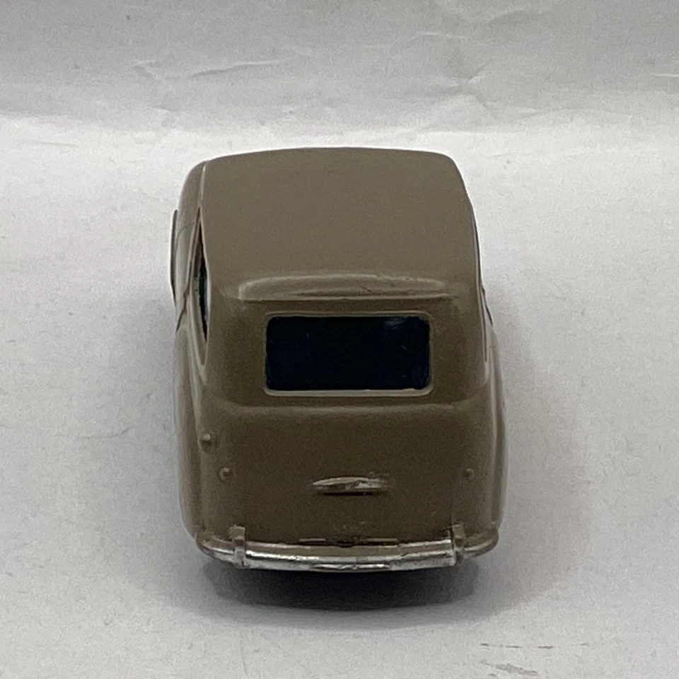 Vintage Corgi Toys 206 Hillman Husky Diecast Model Car in Box (T1) NS#8633 - Image 2 of 4