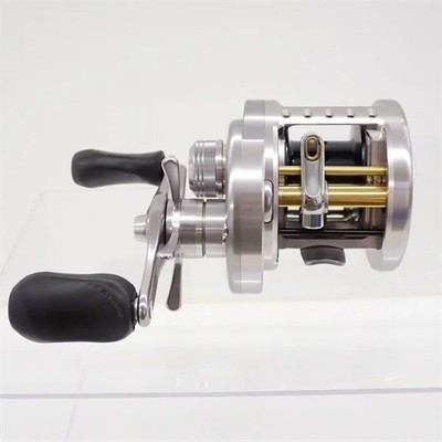 SHIMANO 09 CALCUTTA CONQUEST 200DC Right Handed Baitcasting Reel Japan USED Good