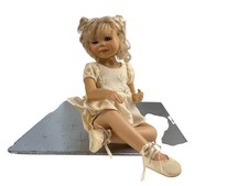 Künstlerpuppe Gabriele Müller Porzellan Puppe ca. 26 cm (wenn Beine bewegt). Sch