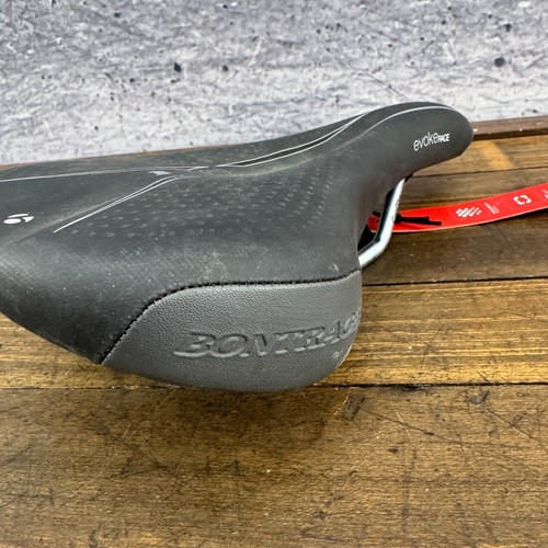 Bontrager Evoke Race Seat Black Saddle CRMO Rail Race Mountain Bike Road - Picture 8 of 18