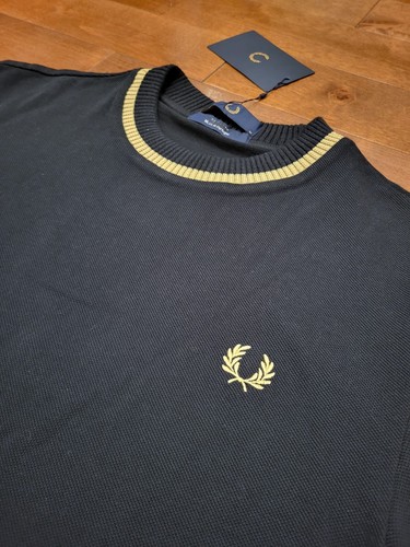 T-shirt Fred Perry ristampe manica lunga girocollo piqué nero/champagne taglia M - Foto 5 di 16
