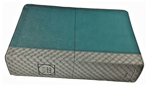 Zondervan NIV Bible; 2020 Teal/Gray Leather Soft; 9 Point Font - Imagen 4 de 7