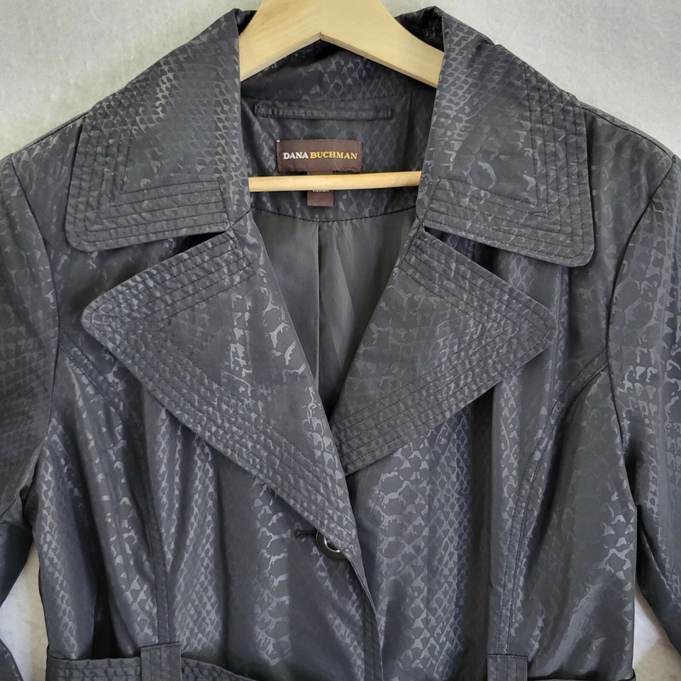 Chaqueta Dana Buchman Mujer Mediana Negra Lluvia Rompevientos Estampado Animal Cinturón M Foto 4 de 4