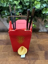 Hallmark Keepsake Holiday 2007 Takeout Box Chinese Christmas Ornament