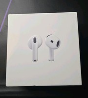 APPLE AIRPODS 5th generation (WHITE) BRAND NEW SEALED (SERIAL NUMBER IN PHOTOS)