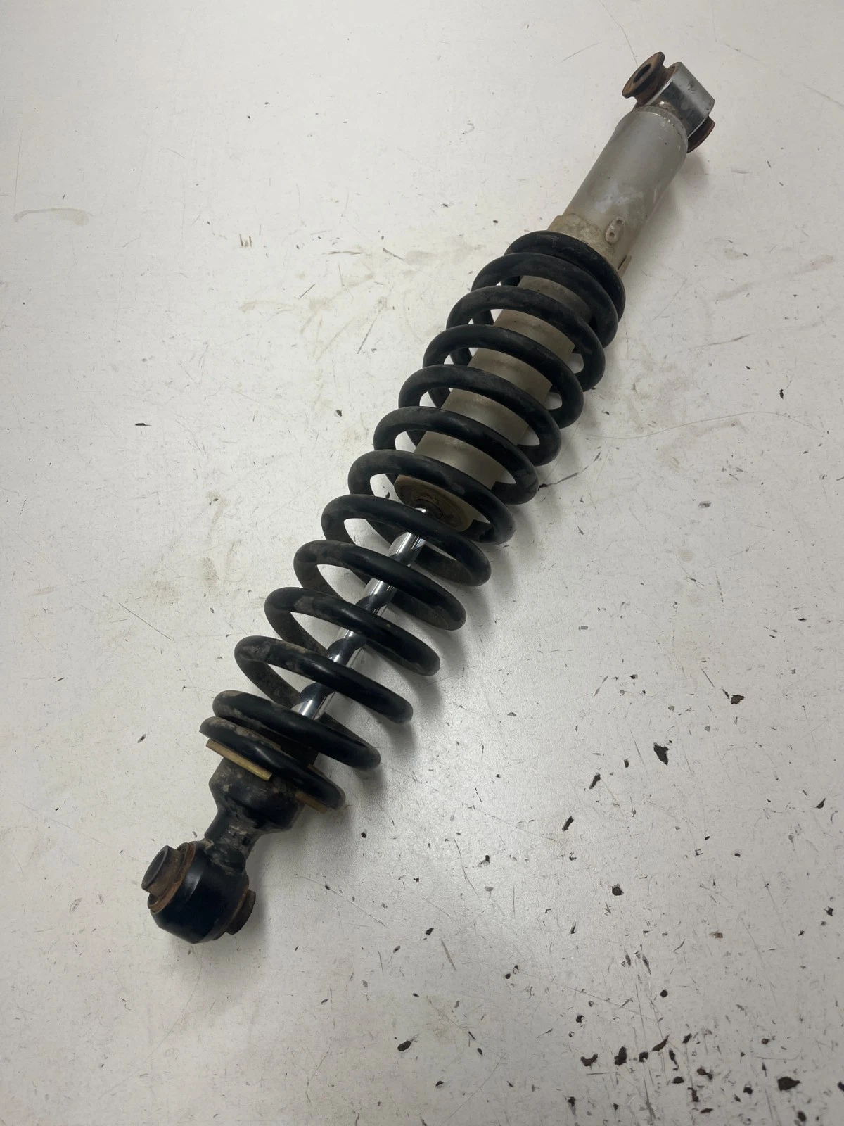 99 Yamaha Grizzly 600 Yfm600fwa 4x4 OEM Rear Back Shock Spring Suspension