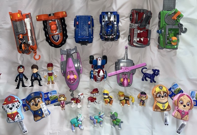 PAW Patrol Huge 36pc Lot 9 Vehicles 21 Figures 4 Plush Spin Master Ultimate Resc