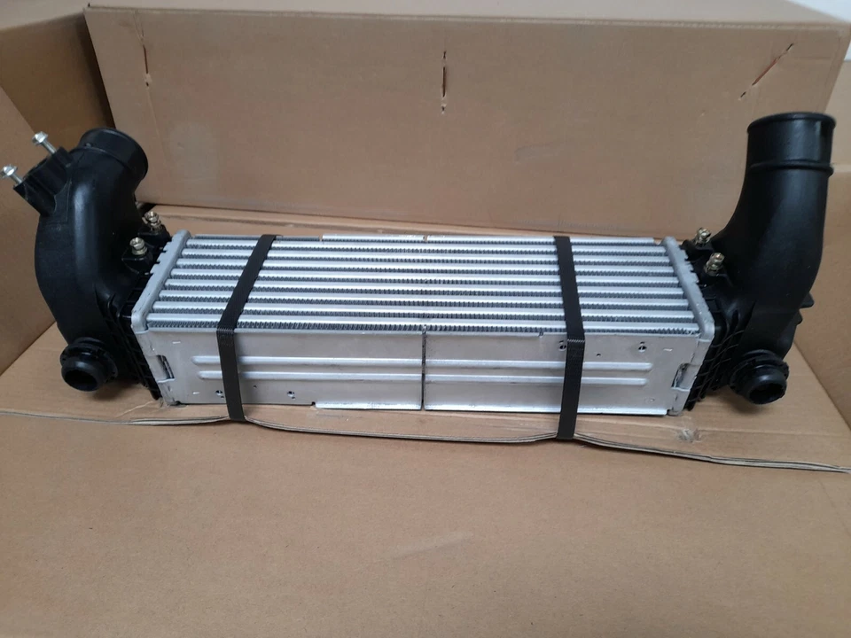 NUEVO INTERCOOLER COMPATIBLE CON KIA SORENTO 2,5CRDI 2006-2009 CON ORIFICIO SENSOR Foto 4 de 4
