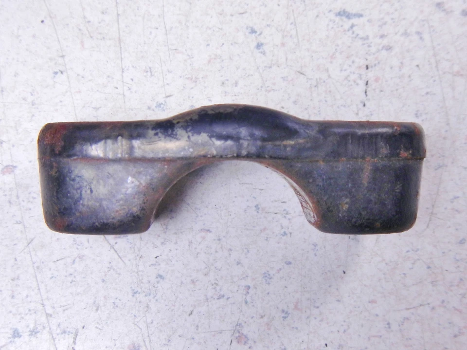 77 YAMAHA YZ80 YZ80D TOP UPPER HANDLEBAR CLAMP HALF  - Изображение 3 из 4