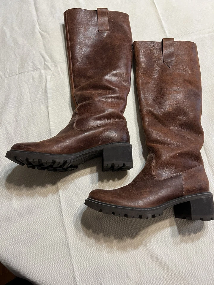 Women’s Rockport Brown leather boots size 8 1/2, Excellent Condition - Image 2 of 4