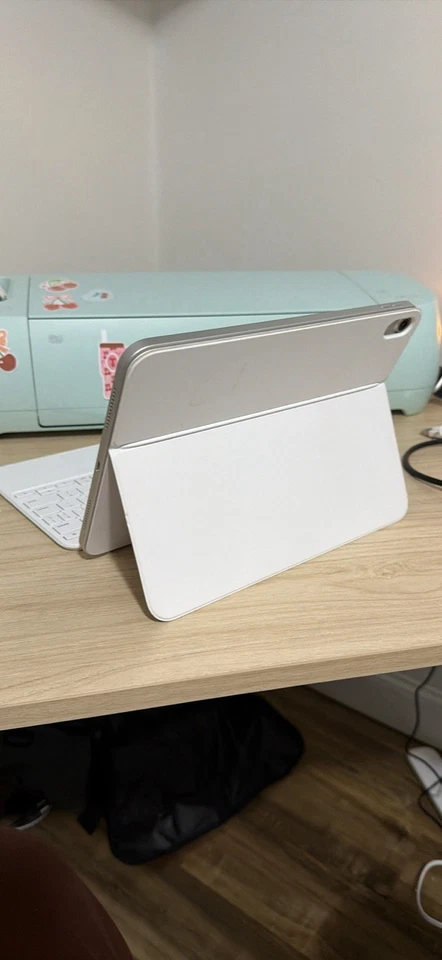 iPad 10th Generation 10.9" with Apple Magic, Keyboard Folio ￼ - Image 3 of 4