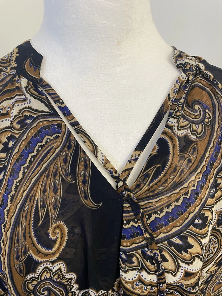 Chico’s Plus Talla Blusa clásica de cachemira semi transparente L/S dobladillo alto-bajo XXL-4 (20-22) Foto 2 de 4