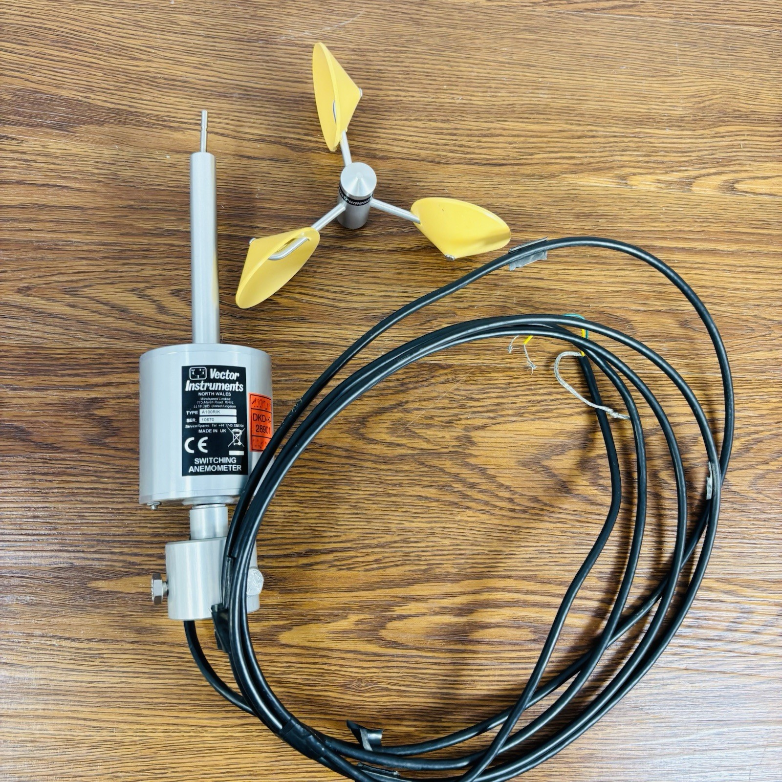 Vector Instruments A100R/K Switching Anemometer - UK - Calibrated