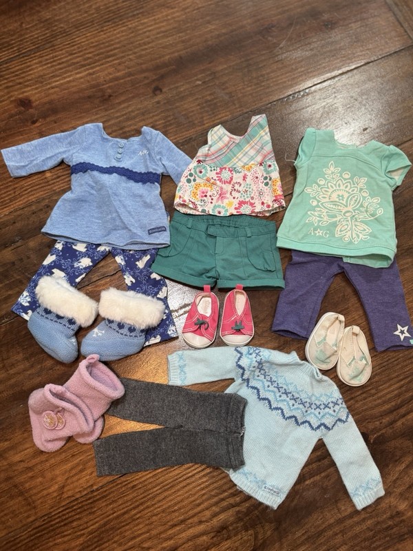 American Girl Doll Clothes LOT, 16 Pieces,  Retired Outfits, Excellent Condition